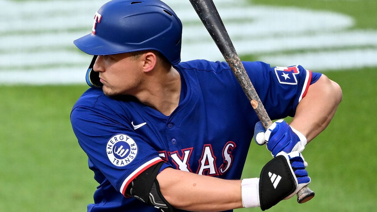 Rangers start Seager after 2-game absence