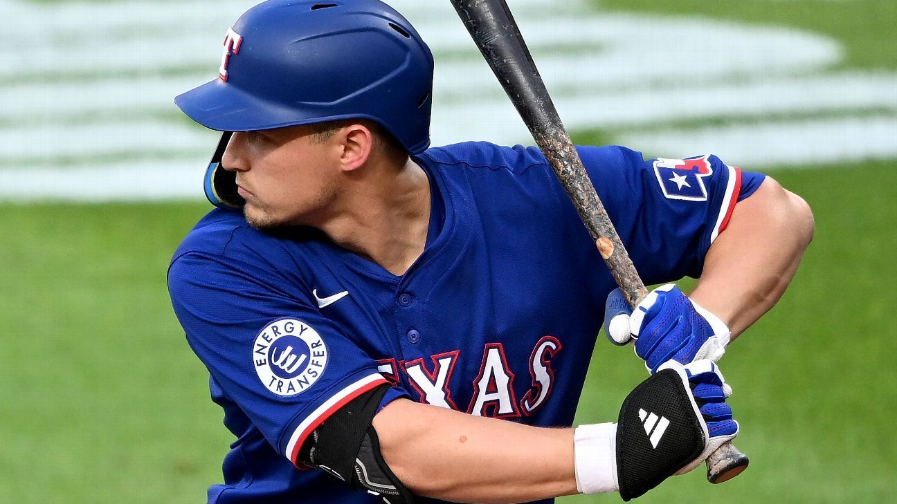 Rangers' Seager to IL; hip issue may end season