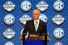 SEC commissioner Greg Sankey stands firm on 16-team CFP