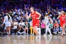 Most assists in a WNBA game: Clark, Vandersloot and more