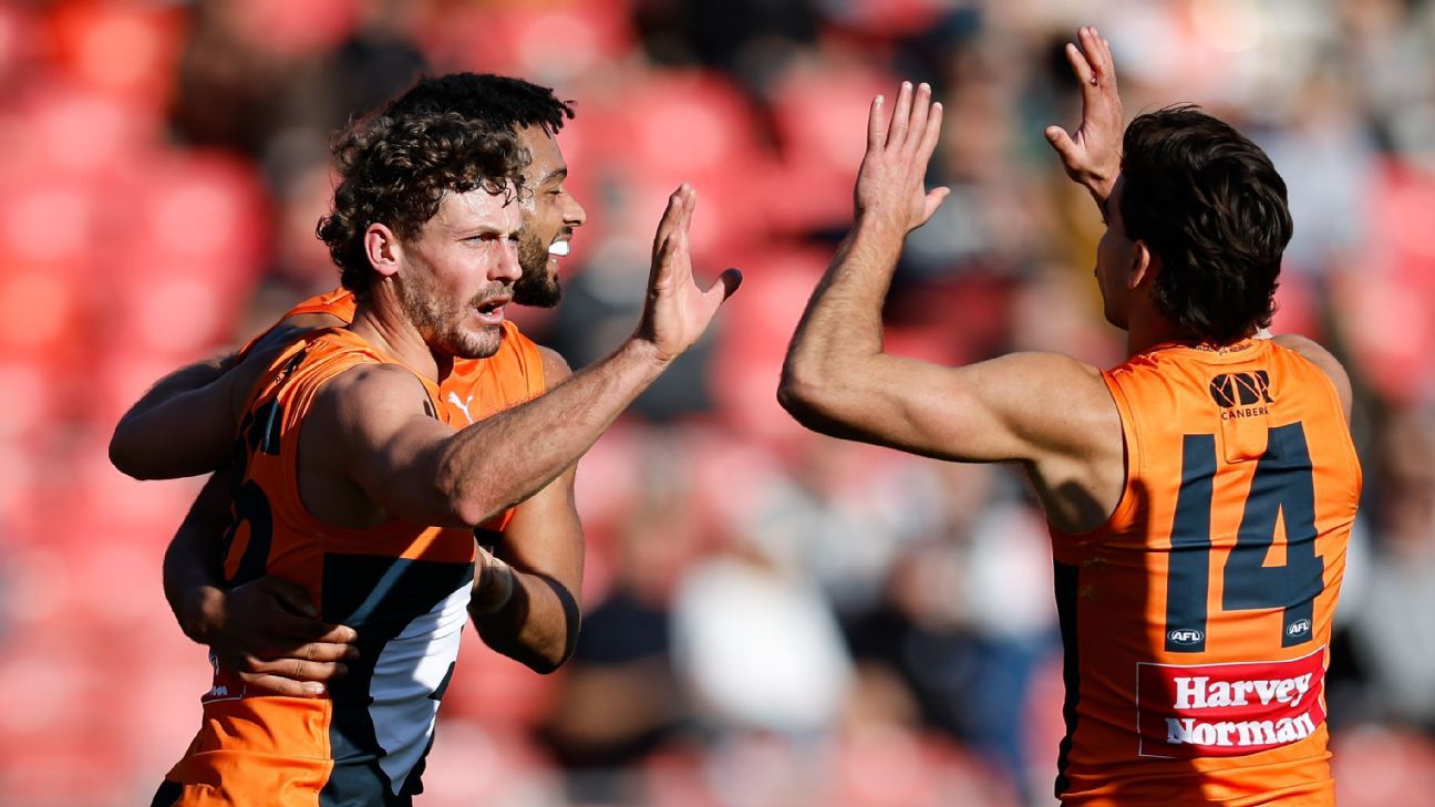 AFL: Giants crush road strugglers Suns to boost finals bid - ESPN