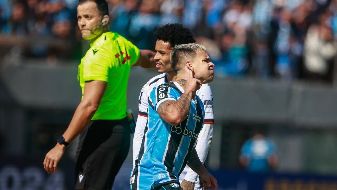 Soteldo marca e Grêmio vence Vitória em duelo crucial no Brasileirão.