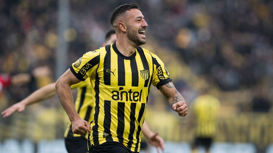 Facundo Batista celebra su gol