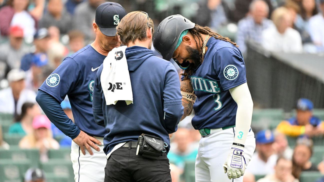 1362003 Mariners' J.P. Crawford has hairline fracture in pinky after HBP - ESPN
