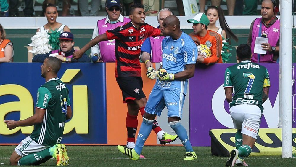 Ato heroico de jogador improvável destaca-se em vitória do Palmeiras no Brasileirão.