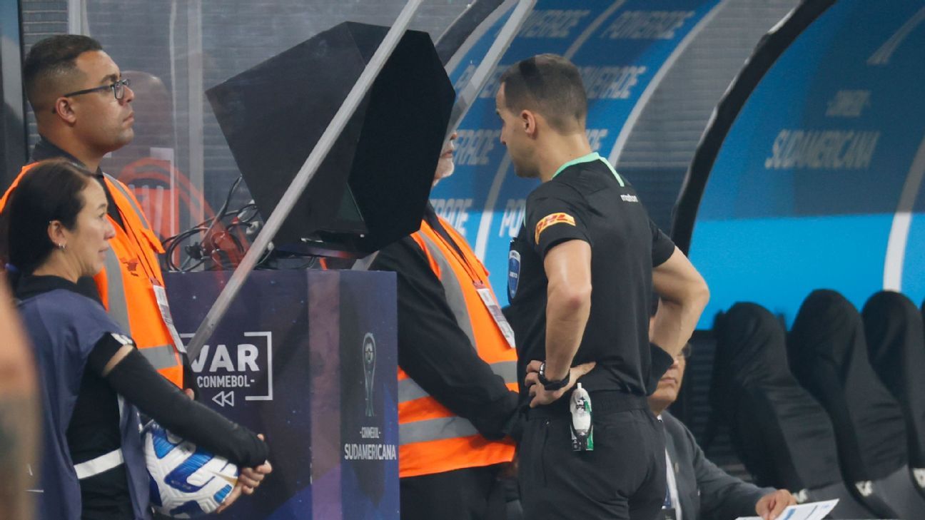 Se confirmaron los árbitros para la final del Intermedio entre Peñarol ...