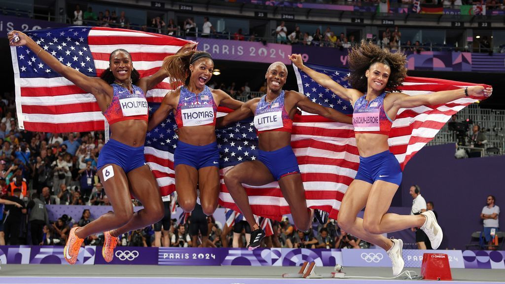 U.S. men, women take gold in 4x400m relays at Paris Olympics ESPN