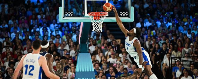 מעורב הופס ליום ששי: מי ה-MVP? לברון או סטף? / מנחם לס מעורב הופס ליום ששי: מי ה-MVP? לברון או סטף? / מנחם לס