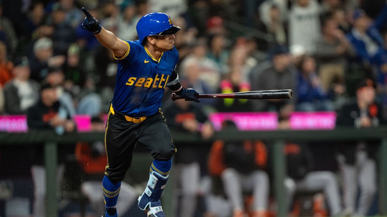 M's give Wilson debut victory with rally in 10th