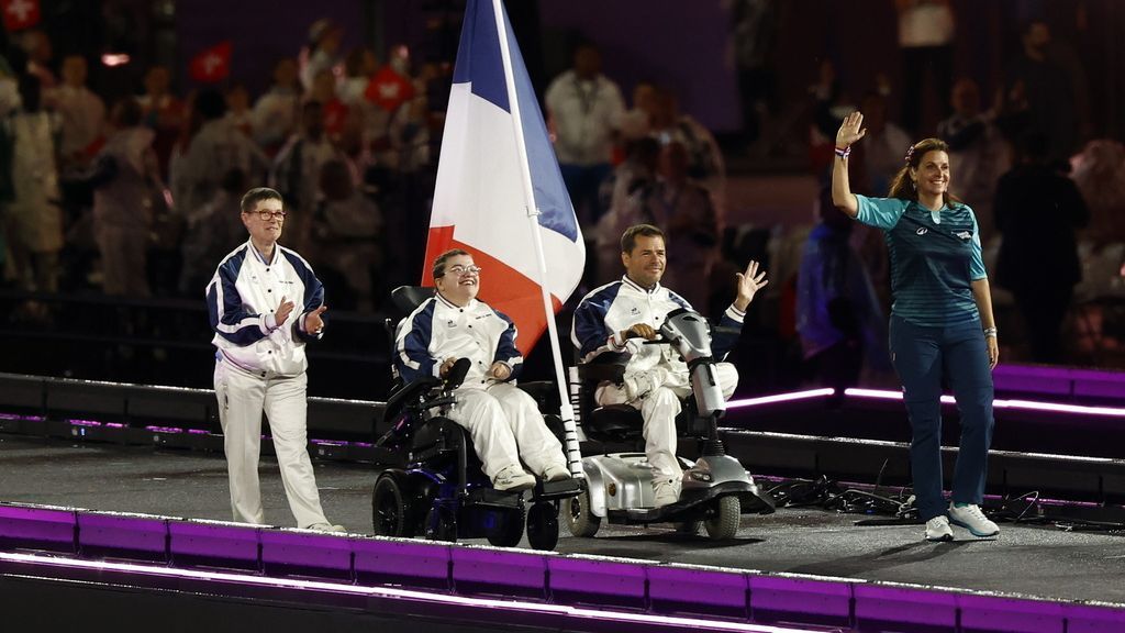 France says goodbye to successful Paralympics