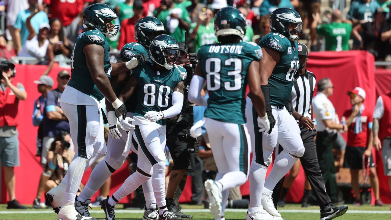 Philadelphia Eagles return blocked extra point for two vs. Bucs ESPN