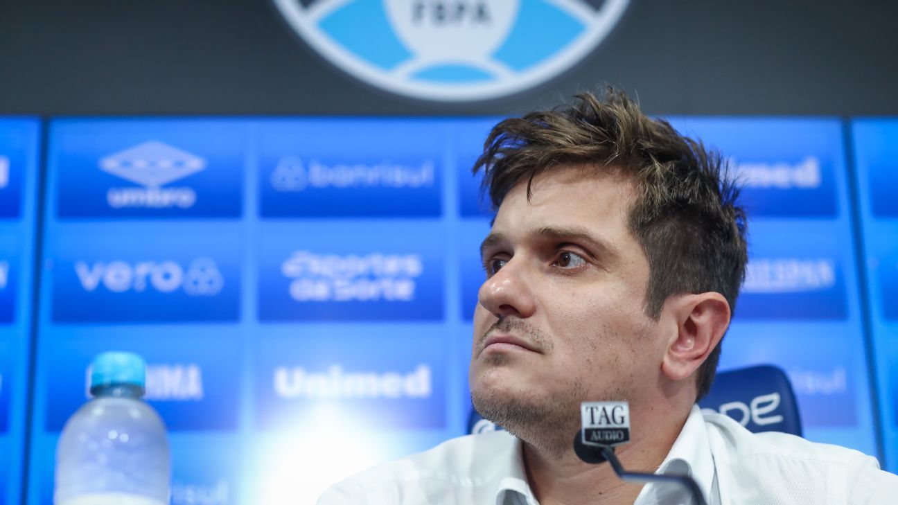 Diretor de futebol anuncia saída do Grêmio junto com Renato Gaúcho