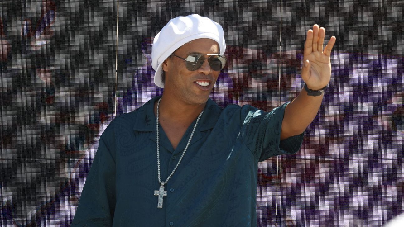 Ronaldinho se une al grupo propietario de clubes de la USL