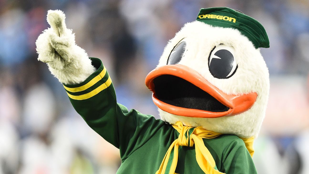 The Oregon Ducks mascot has fun at College GameDay