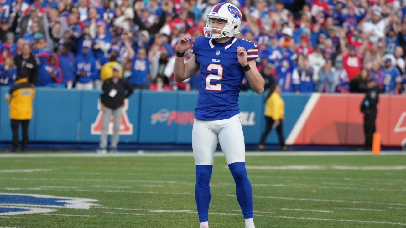 Bills' Tyler Bass kicks 61-yard field goal to set franchise record - ESPN