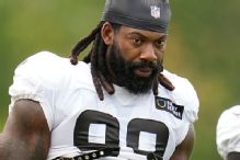 Falcons' Za'Darius Smith retired last year due to mother's health