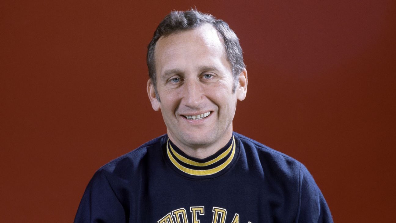 Faust, Notre Dame coach in 1980s, dies at 89