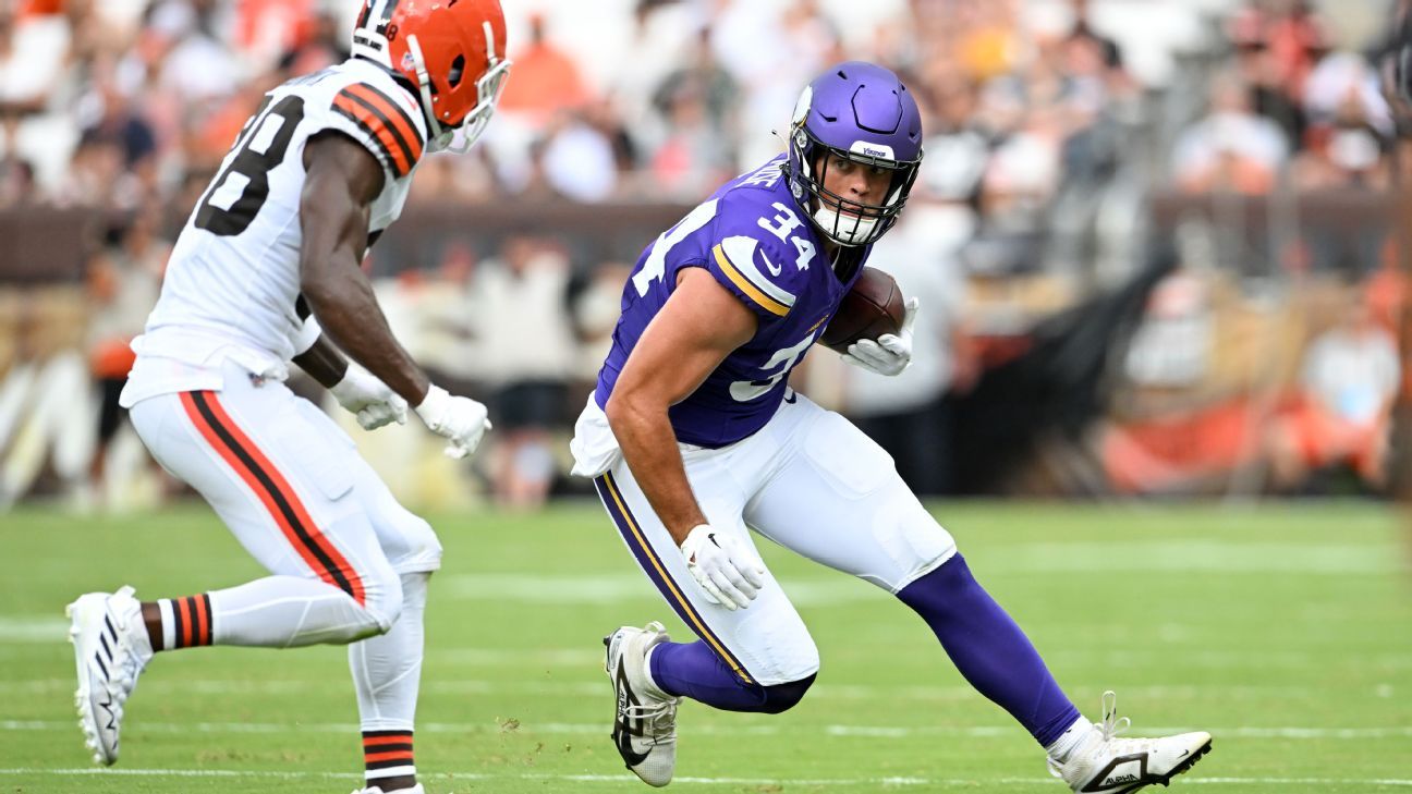 Tight end Nick Muse joins brother in being cut on his birthday - ESPN