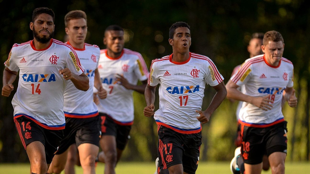 Ex-capitão do Flamengo e campeão mundial reforça time da Série C