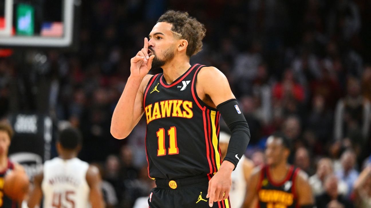 Hawks-giving: Young dishes 22 assists, tops Cavs