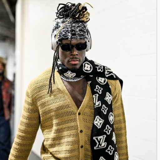 December drip: NFL players bundle up and show out in Week 14's arrivals