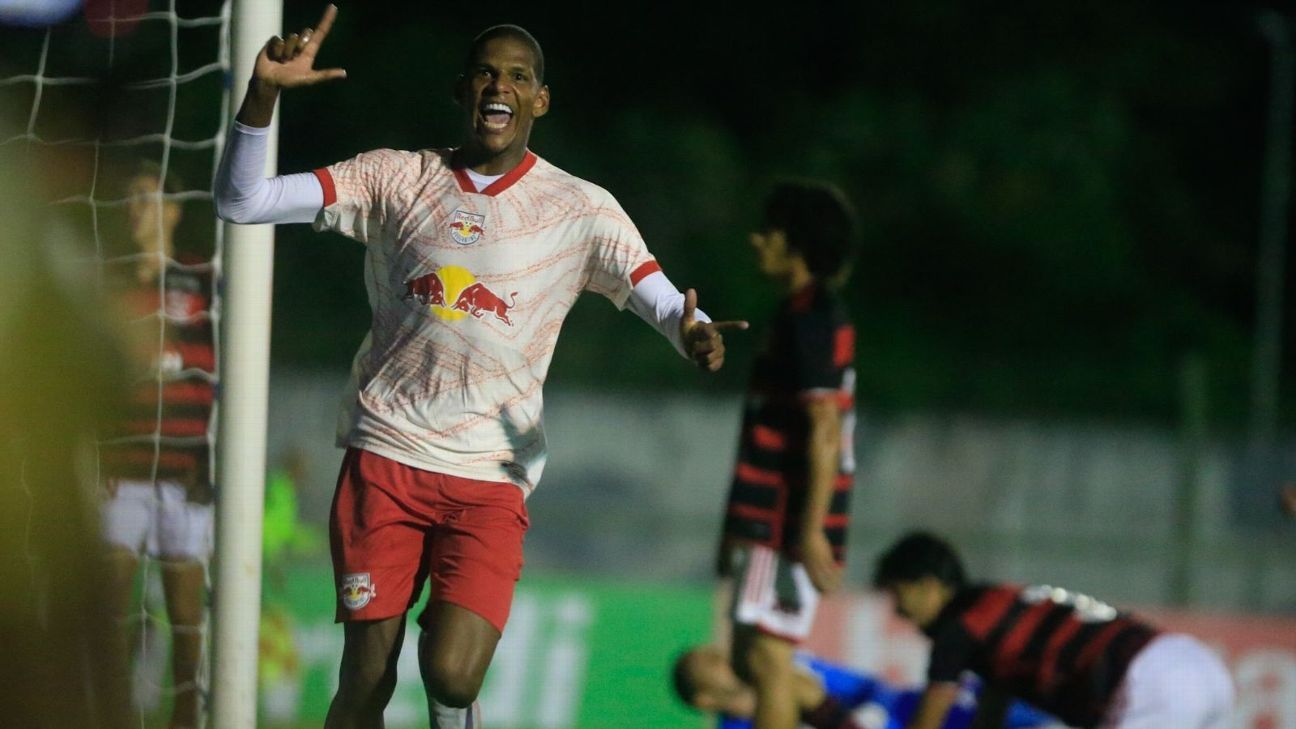 Flamengo é eliminado na Copinha após derrota para o Red Bull Bragantino.