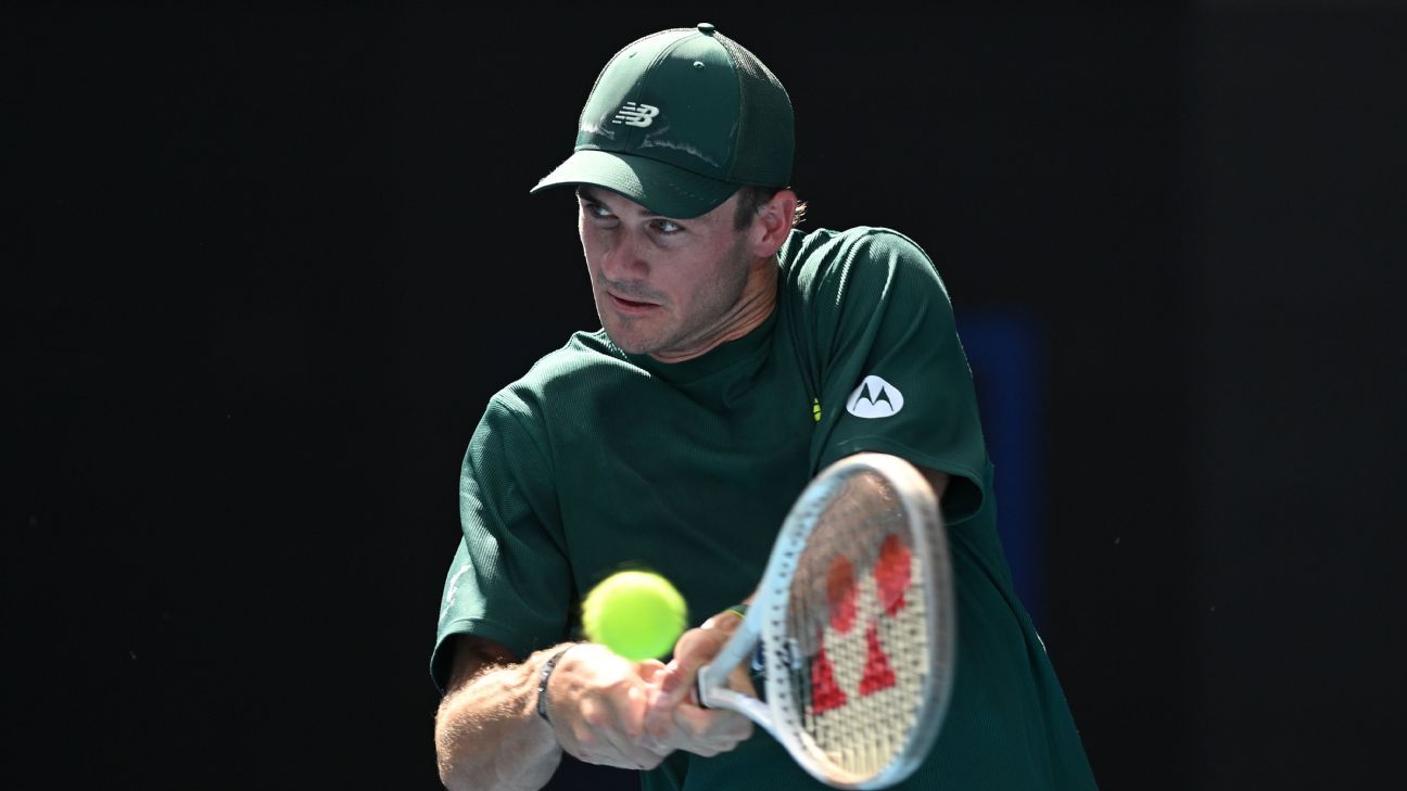 American Paul breezes into Aussie Open quarters