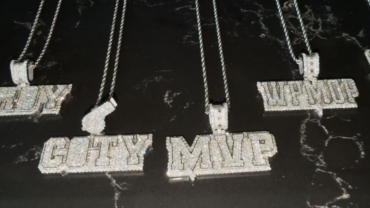 ‘Such a beautiful thing’: MVP, DPOY among major NFL award winners to receive custom jewelry