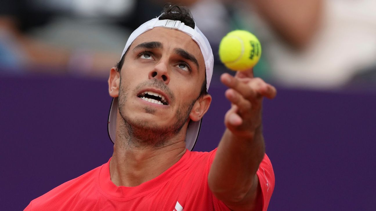 Argentina Open: Fran Cerúndolo superó a la lluvia y a Darderi y se enfrentará a su hermano en la segunda ronda