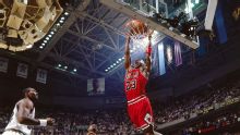 Camiseta de Jordan usada en las Finales de de 1998 se vende en 14 mdd