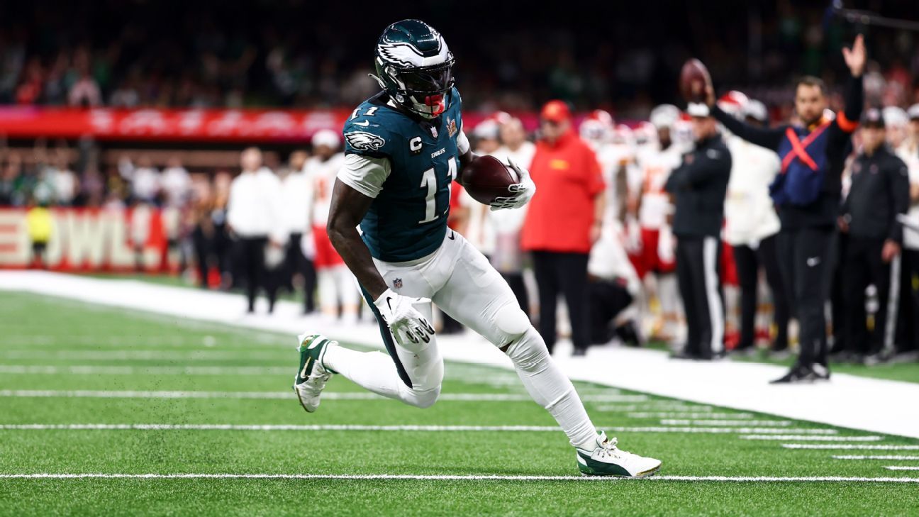 Eagles WR A.J. Brown showcases Super Bowl LIX gear with a mannequin