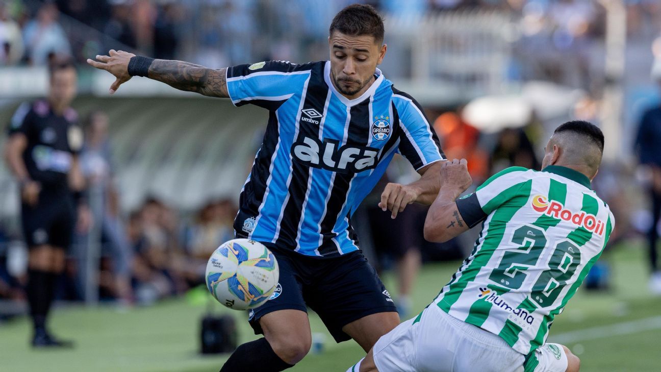 Grêmio faz gol de bicicleta no fim, bate o Juventude nos pênaltis e vai à final