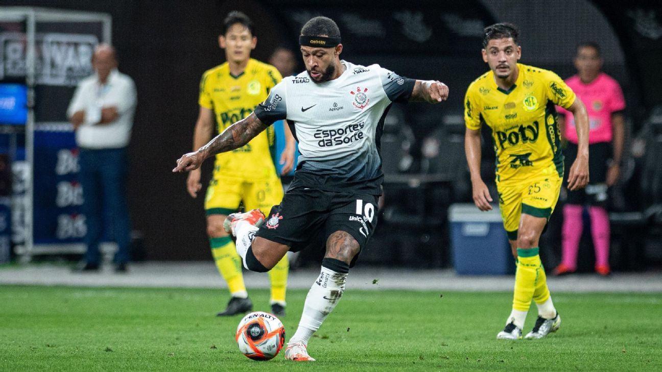 Memphis e Romero resolvem, e Corinthians vai à semifinal do Paulista