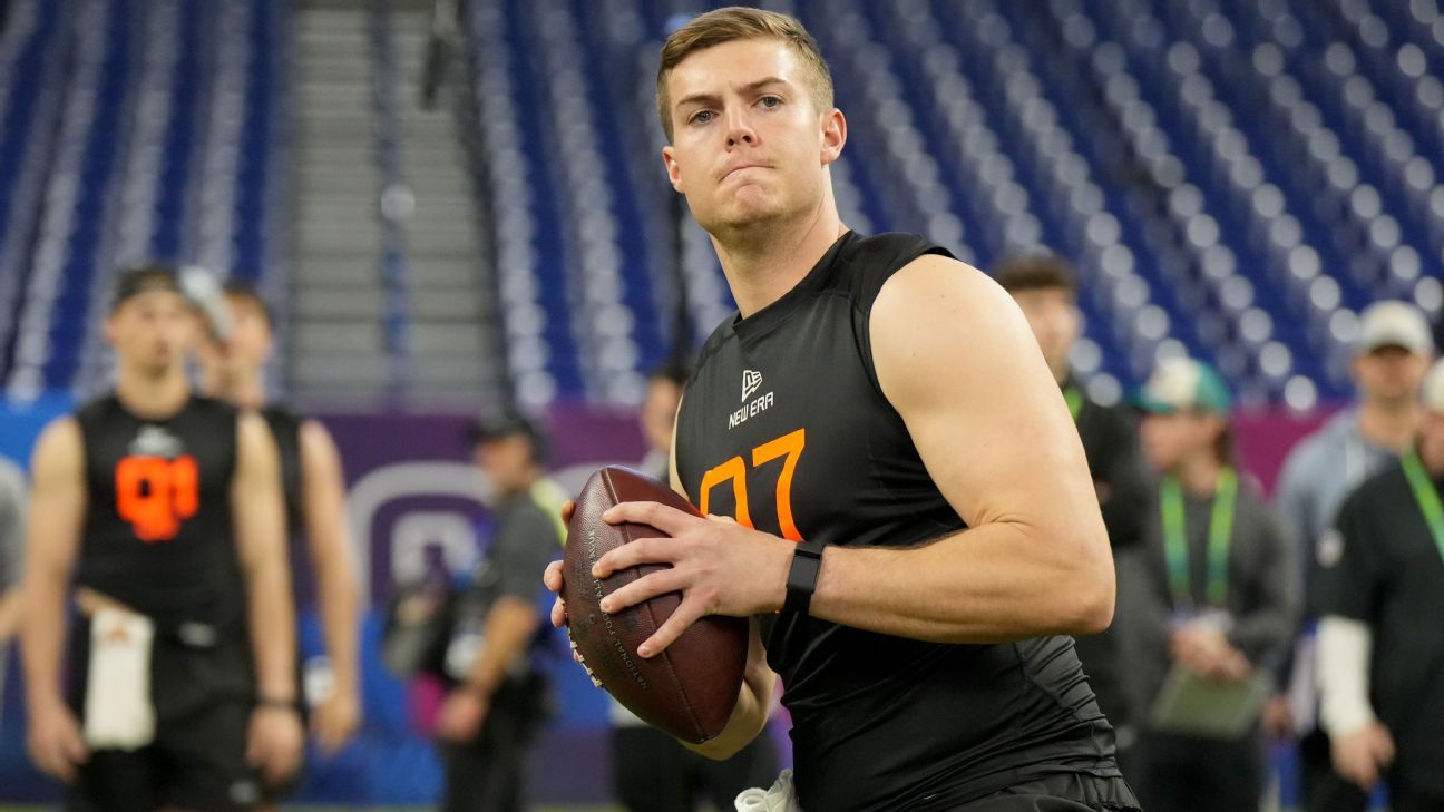 Steelers, waiting on Rodgers, draft QB Howard