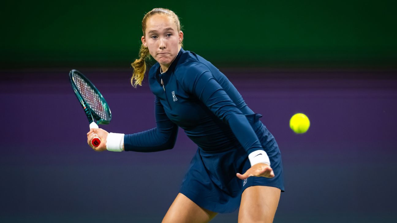 Mirra Andreeva en la cancha