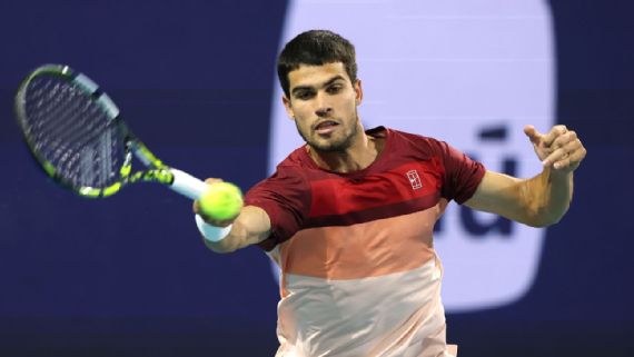 Carlos Alcaraz in Action at Miami Open against David Goffin.