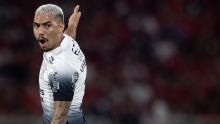 Cheio de pendurados, Corinthians escapa e só perde um para clássico com São Paulo