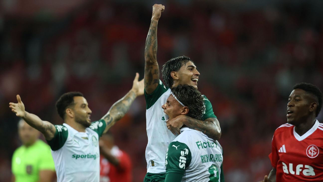 Palmeiras assume liderança do Brasileirão após vitória sobre o Internacional.