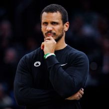 Celtics' Mazzulla answers all questions after loss with 'illegal screen'