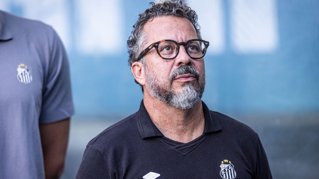 Cléber Xavier admite 'frustração' por derrota do Santos, mas nega medo de rebaixamento e faz 'promessa' à torcida