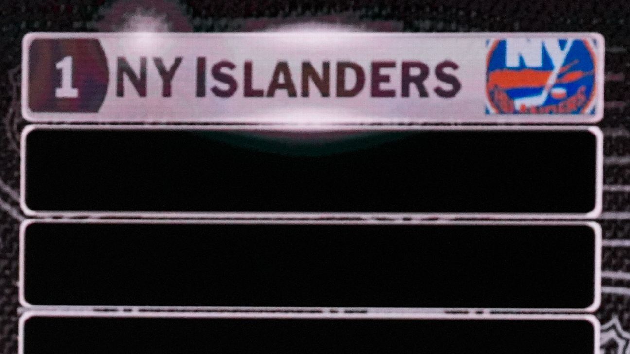 Islanders win lottery for first time since 2009