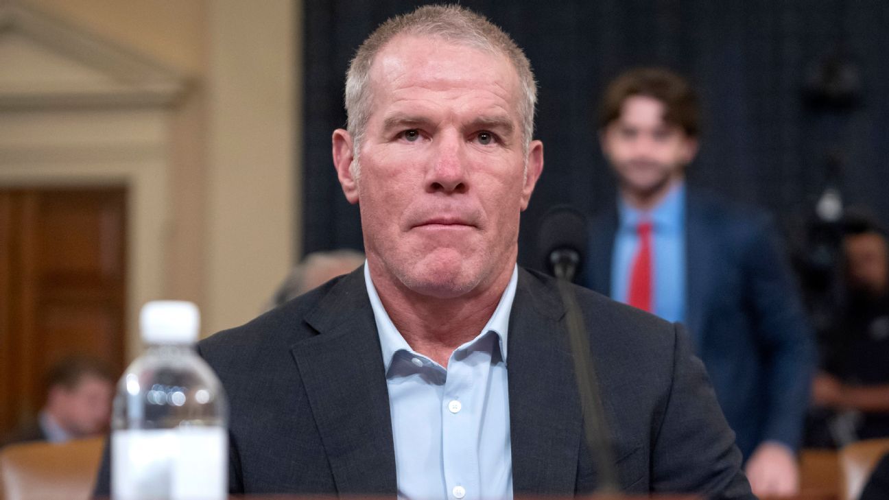 Favre's defamation suit vs. auditor to move forward