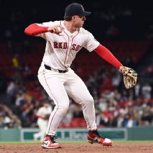 Boston Red Sox place first baseman Romy Gonzalez on IL
