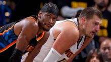 Gilgeous-Alexander y Jokic, cerca de perder elegibilidad para MVP
