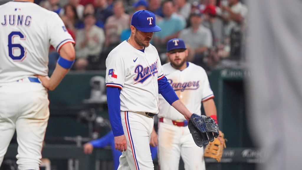 Rangers' Jackson exits after comebacker hits hand