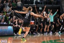 Liberty guard Sabrina Ionescu scores 25 in return to Oregon