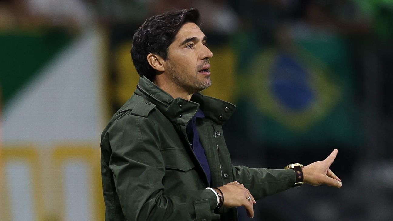 Abel ironiza críticas e tira peso por liderança geral da Libertadores