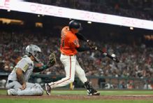 Wilmer Flores carries Giants with 3-homer, 8-RBI night