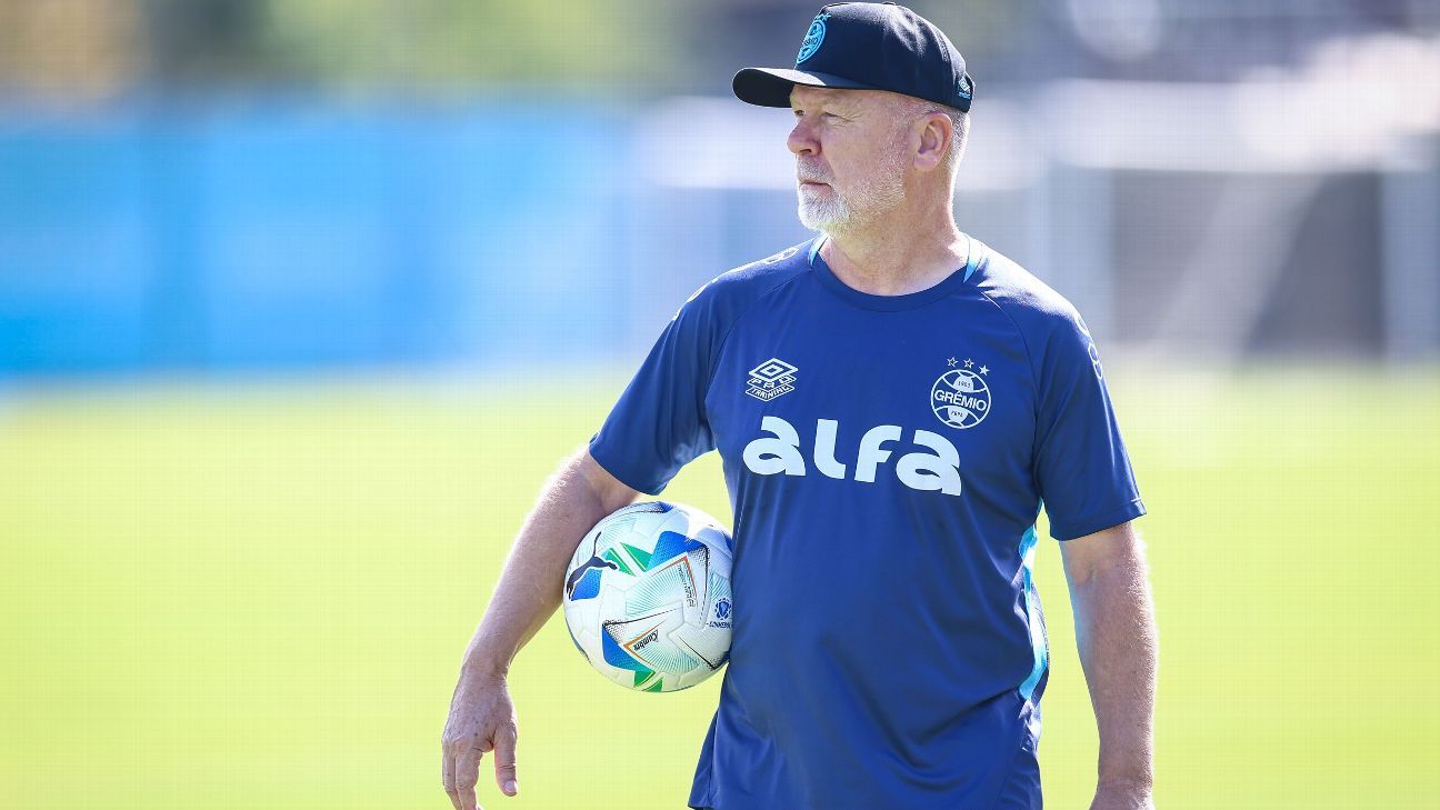 Grêmio libera Mano Menezes para ausência em partida contra São Paulo.