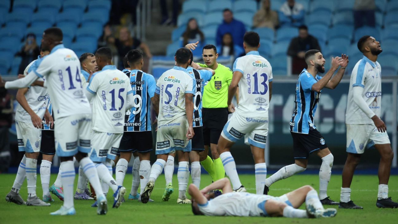 Grêmio discute arbitragem na CBF após polêmica na Copa do Brasil.
